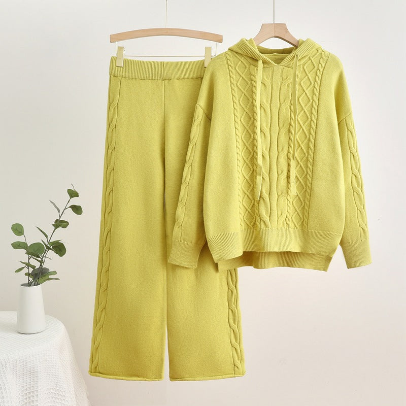 Isabelle-mode | Ensemble pull à capuche en tricot côtelé et pantalon large Evani Paris