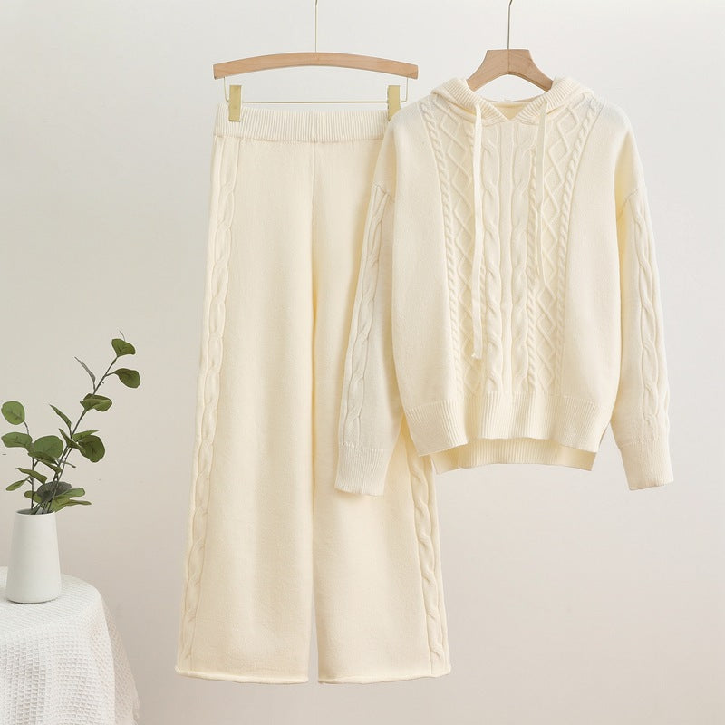 Isabelle-mode | Ensemble pull à capuche en tricot côtelé et pantalon large Evani Paris