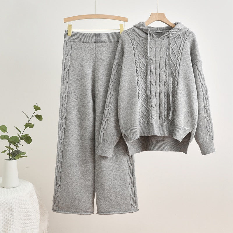 Isabelle-mode | Ensemble pull à capuche en tricot côtelé et pantalon large Evani Paris